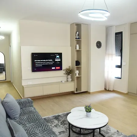 Seaside Grand Apartment *